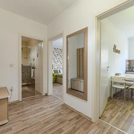 Luna | Mountain View & Parking | Sleeps 3 Apartamento *