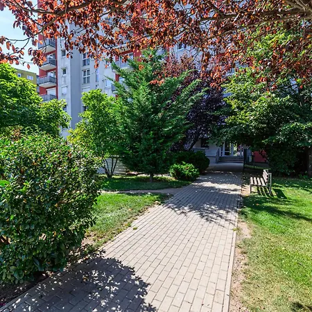 Luna | Mountain View & Parking | Sleeps 3 Апартаменты *