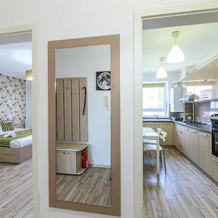 Luna | Mountain View & Parking | Sleeps 3 *