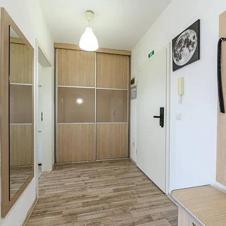 Luna | Mountain View & Parking | Sleeps 3 Brasov