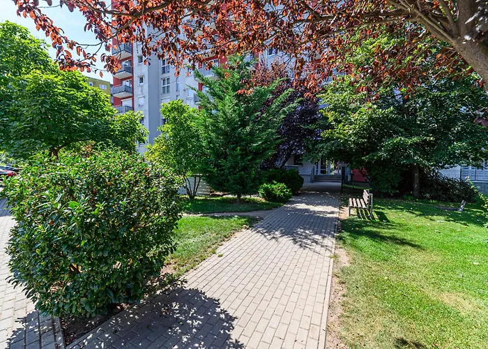 Luna | Mountain View & Parking | Sleeps 3 Апартаменты *