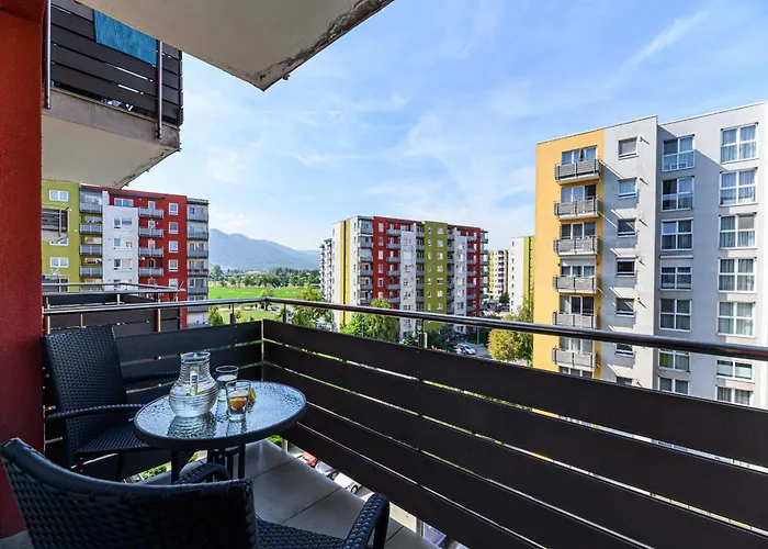 Luna | Mountain View & Parking | Sleeps 3 Апартаменты *