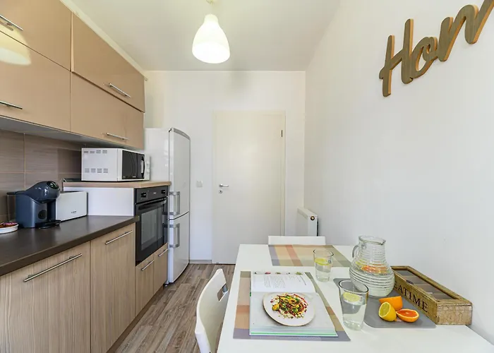 Luna - Free Parking & Mountain View Apartman *