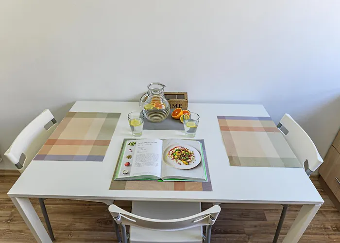 Luna | Mountain View & Parking | Sleeps 3 Брашов